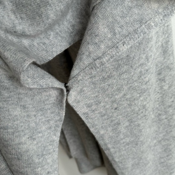 NWT Nordstrom Light Gray Wool & Cashmere Hooded Ribbed Ruana Poncho One Size - Picture 6 of 7